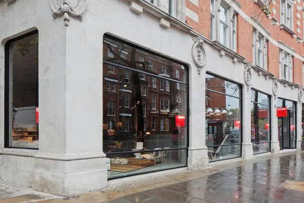 Italian Furniture in London and 12 Best Italian Furniture Stores in London with the Cassina London Showroom Exterior