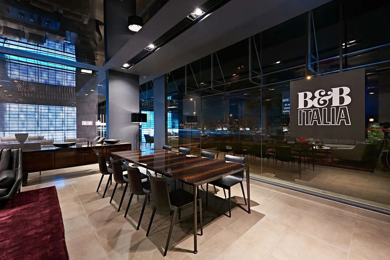 b&b Italia showroom dubai and Italian furniture distributor in dubai
