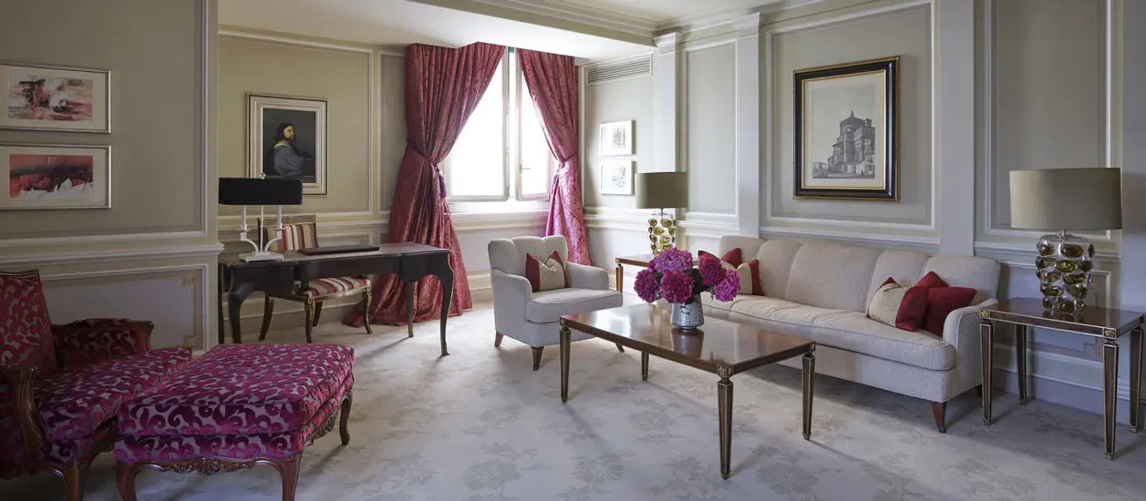 luxury hotels in milan and Principe suite art deco style