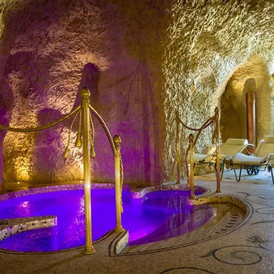 Chromotherapy bath in a grotto-style steam room at Villa & Palazzo Aminta Hotel, the best Luxury lake Spa at Lake Maggiore