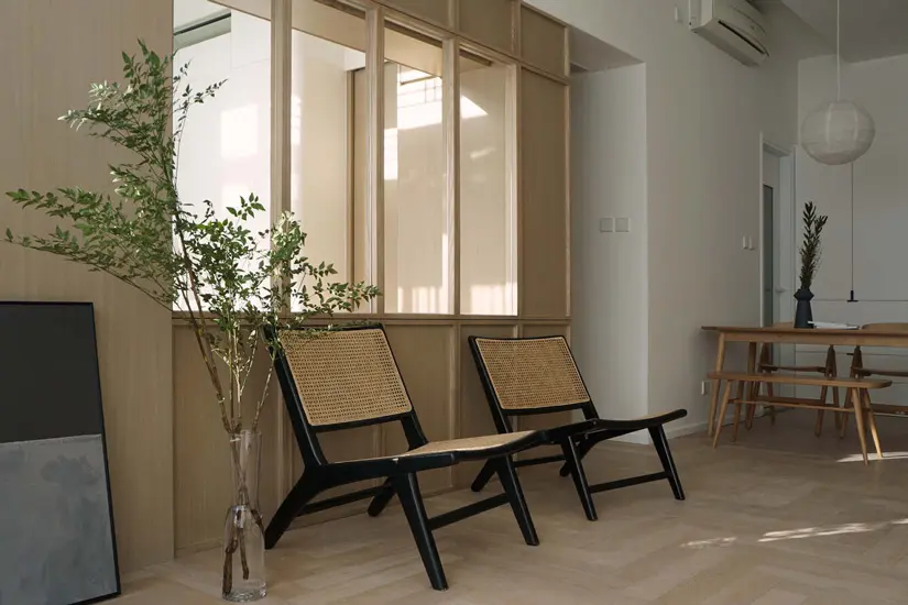 "Mayfair by the Sea" residence, an express of the beauty of Japanese aesthetics and nordic minimalism, is designed by Human w/ Design, one of the Design studios we selected in our list of the best interior design Hong Kong has to offer