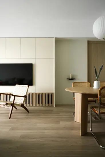 "CHCA" house, a design minimalist apartment that incorporate geometry and artisanal furniture pieces, designed by JAAK, one of the Design studios we selected in our list of the best interior design Hong Kong has to offer